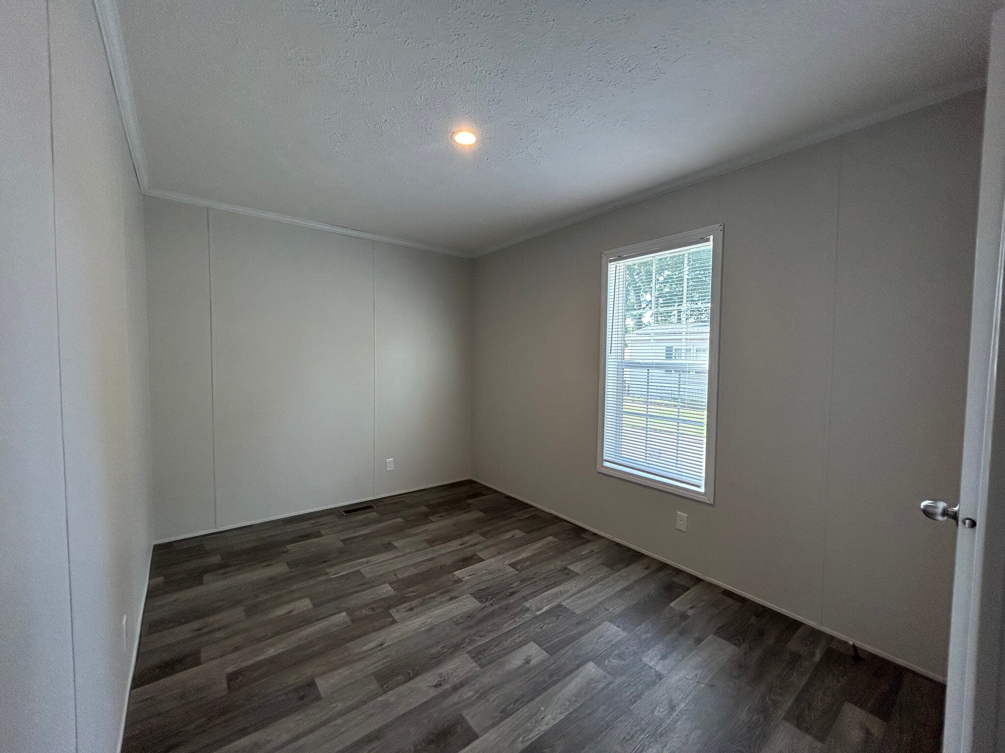 Building Photo - 29 S Hill Dr