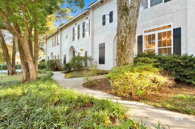 Primary Photo - 460 Equality Ave