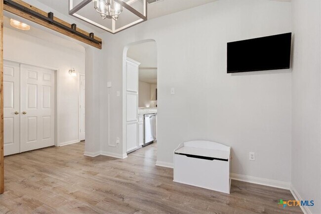 Building Photo - 709 Bighorn Dr