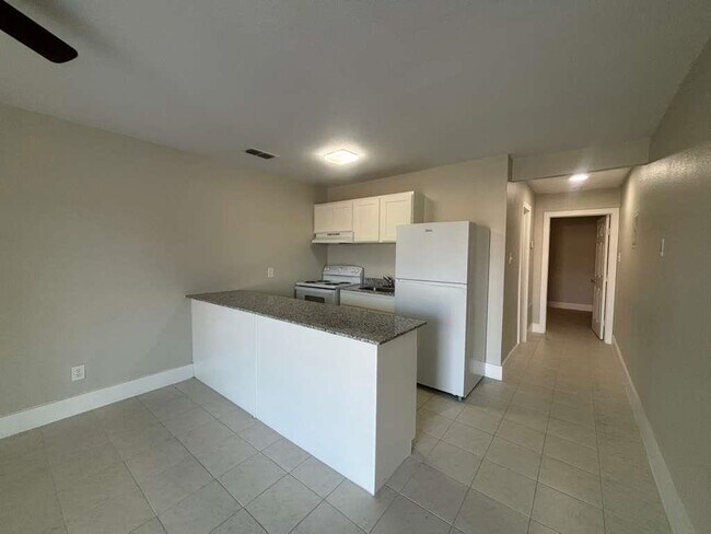 Building Photo - 1303 Philadelphia St