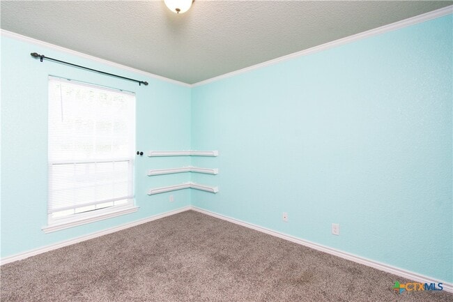 Building Photo - 2604 Hector Dr