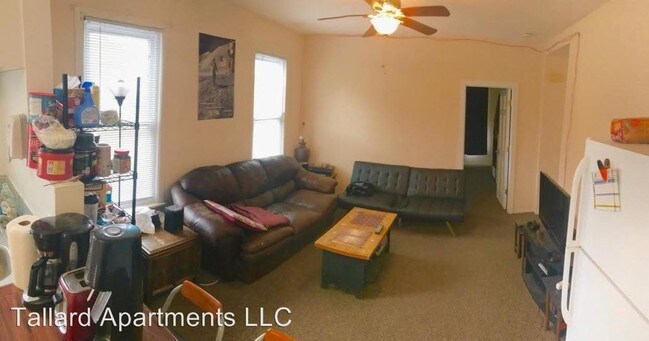 Building Photo - 8 br, 2 bath Apartment - 1129/31 Bowen Ct.