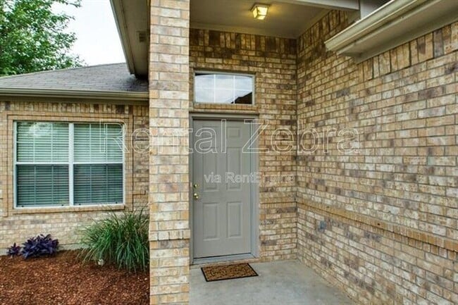 Building Photo - 1804 Alanbrooke Dr