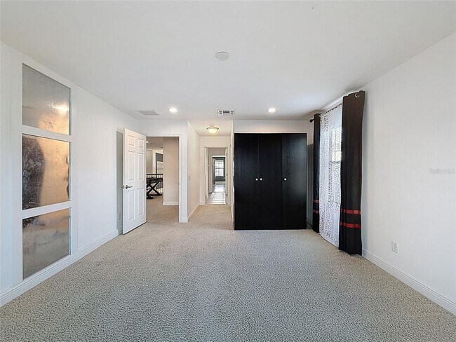 Building Photo - 10701 Laurel Vista Way