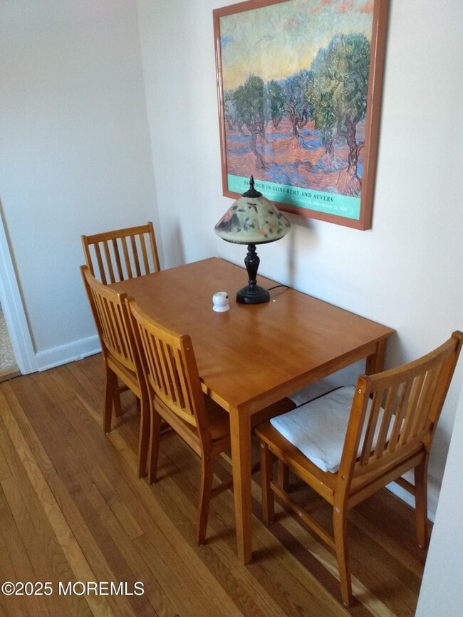 Building Photo - 432 Wells Ave