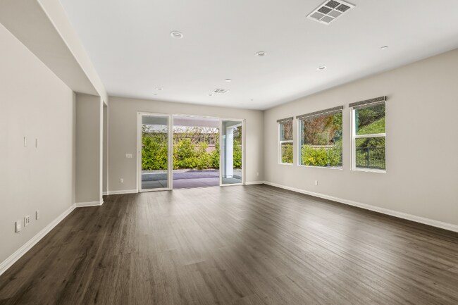 Building Photo - 2754 Overlook Point Dr