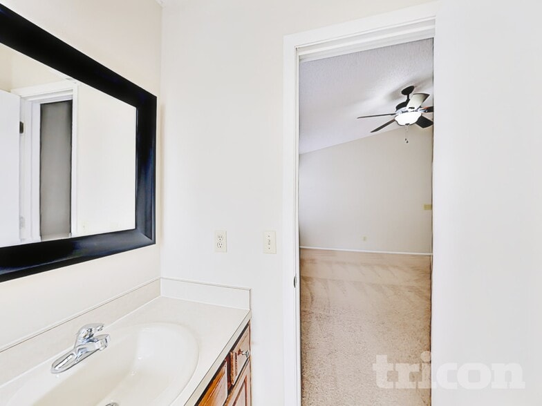 Building Photo - 778 Birgham Pl