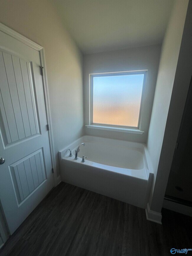 Building Photo - 8223 NW Stone Mill Dr