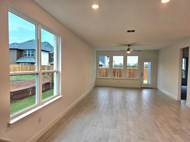 Building Photo - 629 Verona Dr