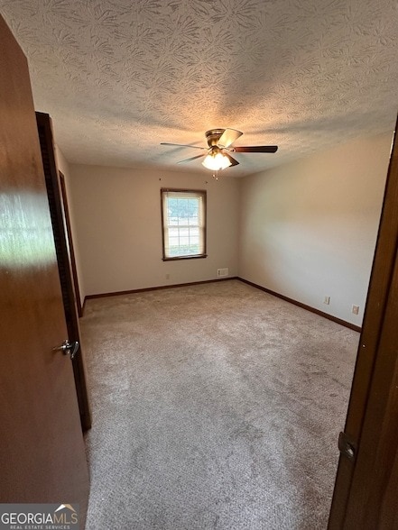 Building Photo - 145 Redwood Cir
