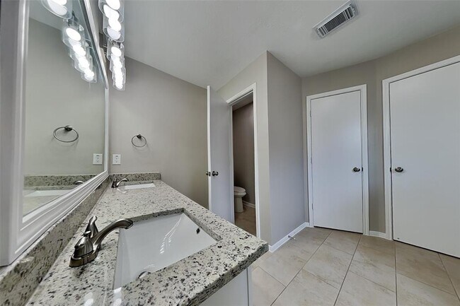 Building Photo - 25714 Oakridge Forest Ln