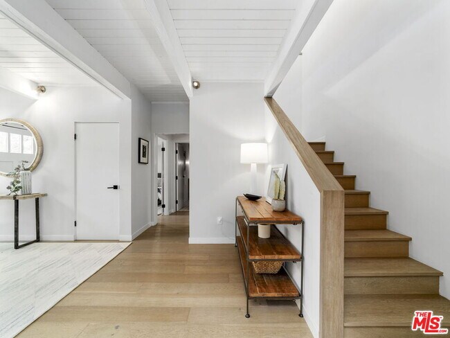 Building Photo - 2304 Vestal Ave