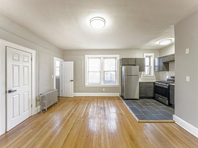 Building Photo - 758 Jersey Ave