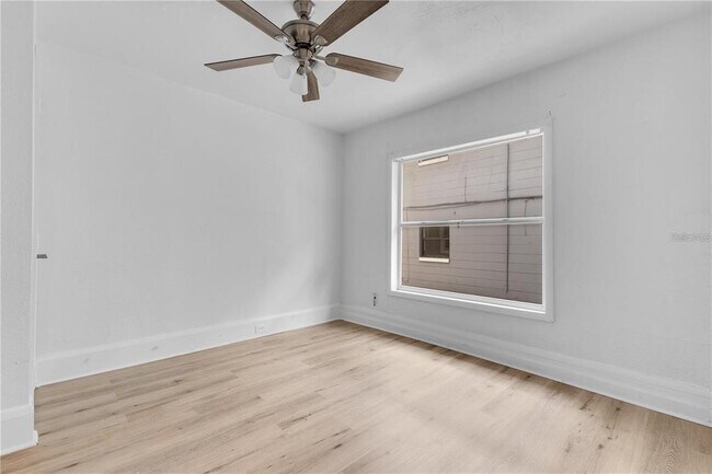 Building Photo - 1029 Colyer St