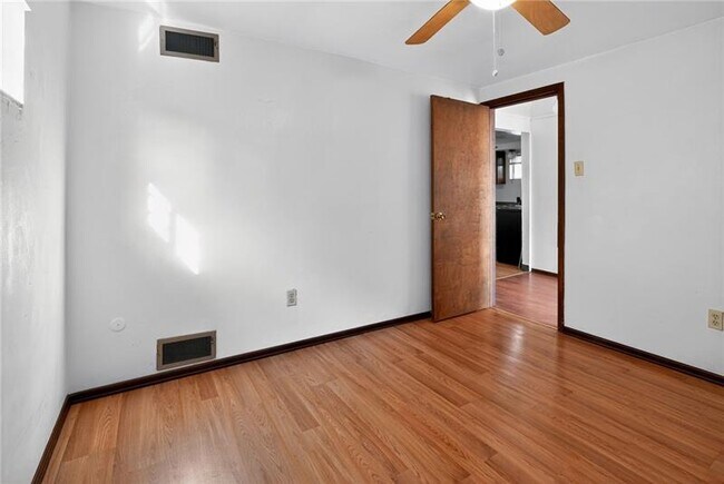 Building Photo - 4034 Murray Ave