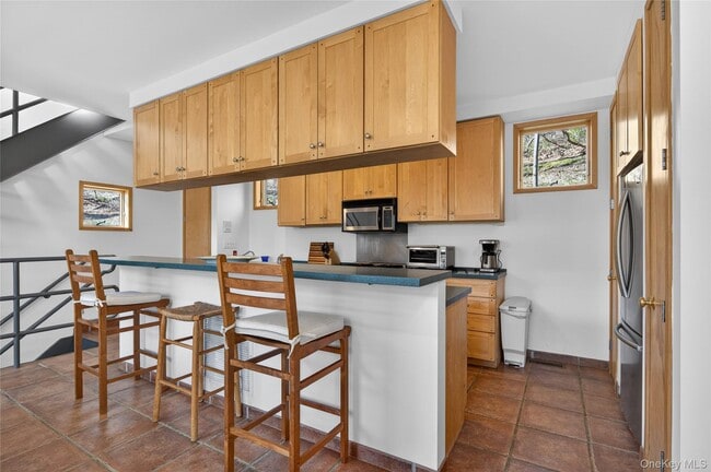 Building Photo - 428 Harbor Rd