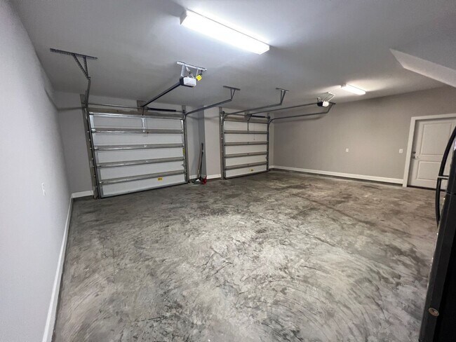 Building Photo - 5148 Sandy Shores Dr
