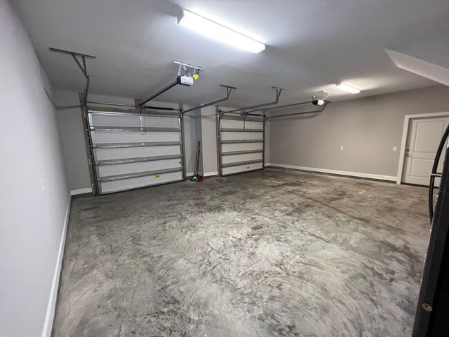 Building Photo - Gulf Breeze - Soundside Shores - 4 Bedroom, 2.5 Bathroom w/ office and lawn care included