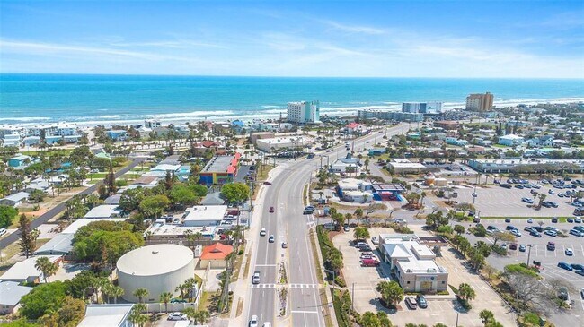 Building Photo - 701 E 3rd Ave