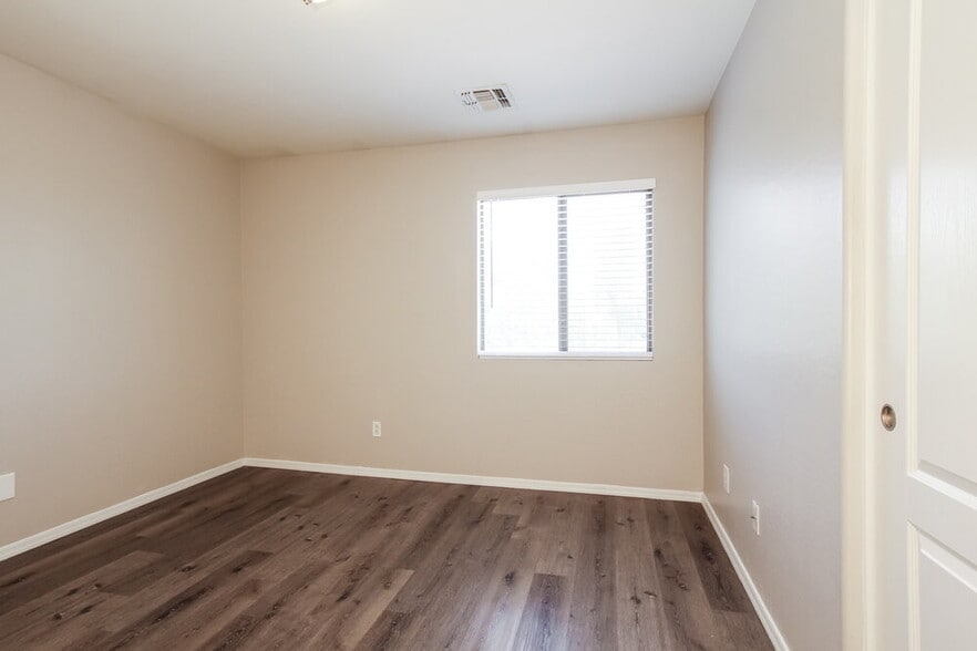 Building Photo - 8502 W Luken Way