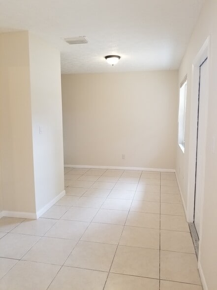 Building Photo - 2327 Polk St