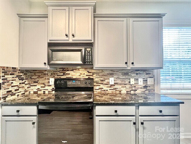 Building Photo - 5717 Lindley Crescent Dr