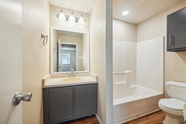 Building Photo - 2809 Jadewood Ct