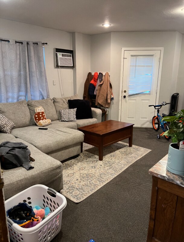 Building Photo - 920 Broadway St