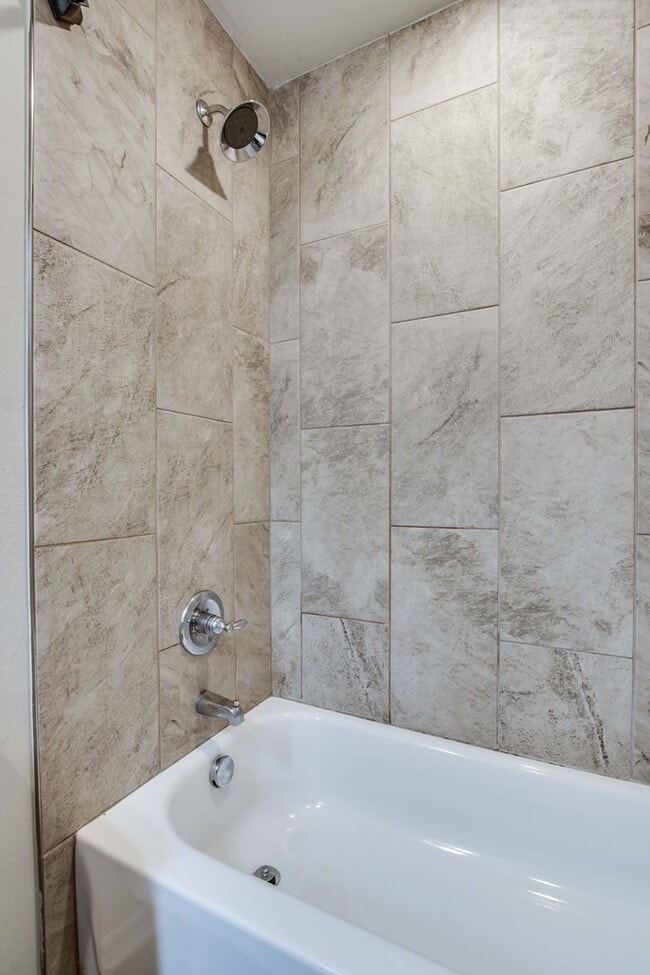 Building Photo - 8815 SW 45th St