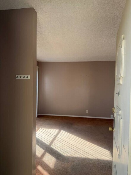 Building Photo - 4260 Clayton Rd