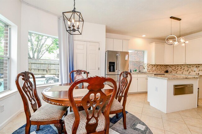 Building Photo - 10303 Sable Trail Ln