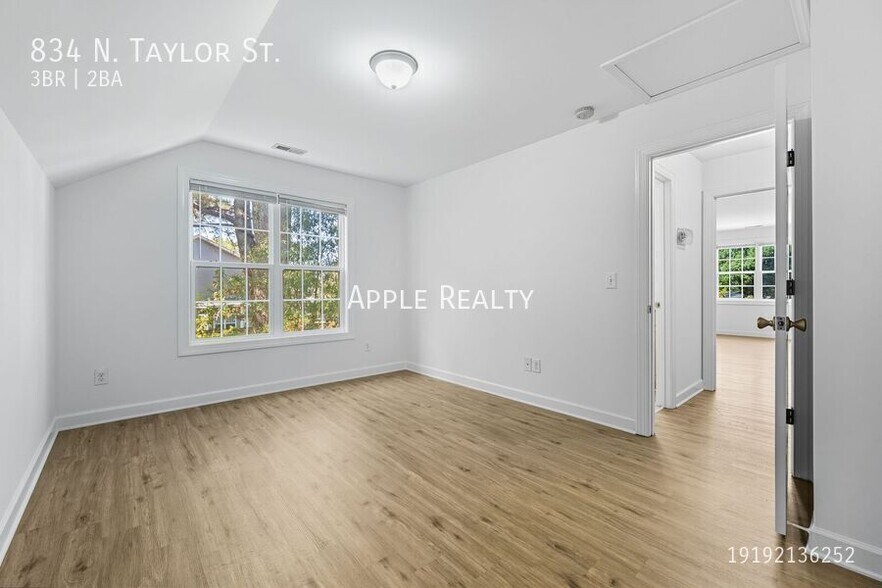 Building Photo - 834 N Taylor St
