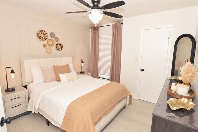 Building Photo - 8714 Mallard Reserve Dr