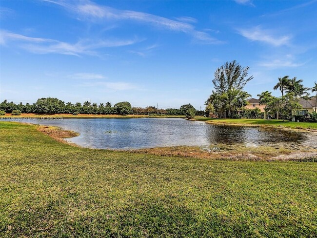 Building Photo - 754 Sunflower Cir