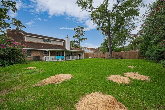 Building Photo - 13351 Oak Leaf Ln