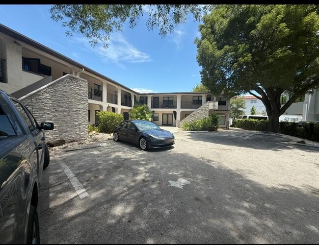 Primary Photo - 1109 E Broward Blvd