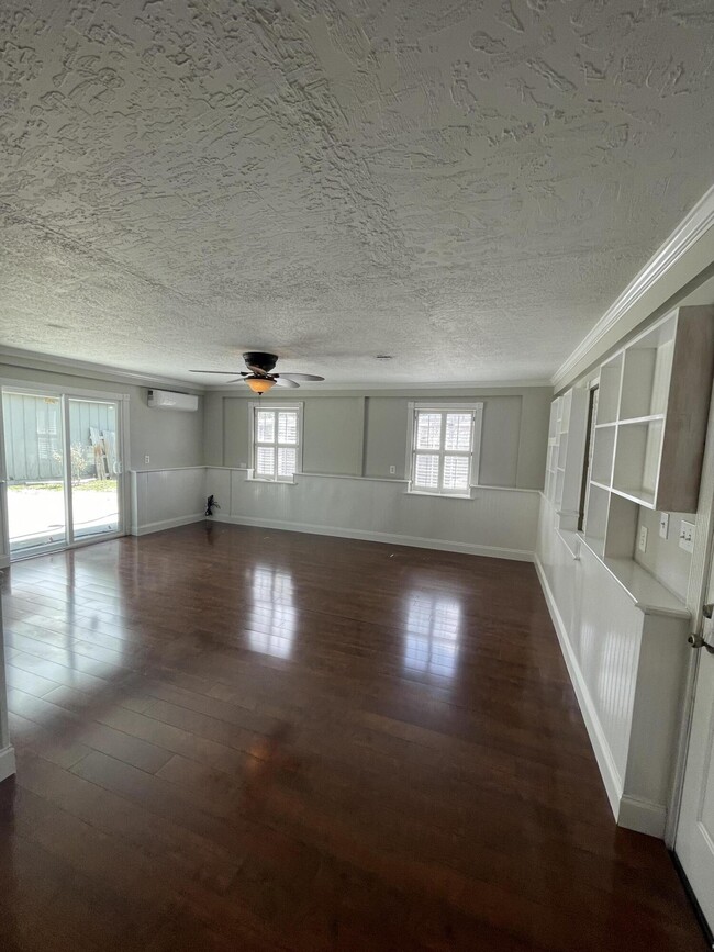 Building Photo - 5 N Deleon Ave