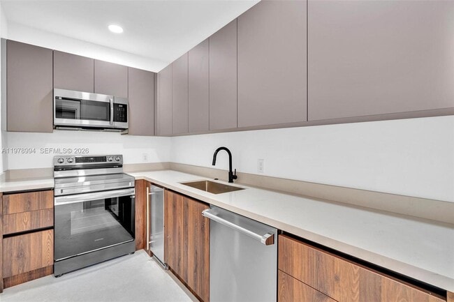 Building Photo - 2311 SW 108th Terrace