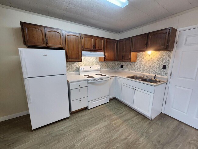 Building Photo - 1683LLC 7652 &amp; 6267 (RUBS)