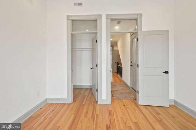 Building Photo - 740 S Linwood Ave