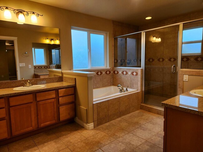 Building Photo - 1308 Parkstone Ln