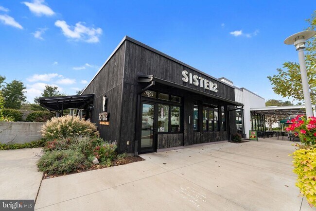 Building Photo - 9 Snug Hill Ct