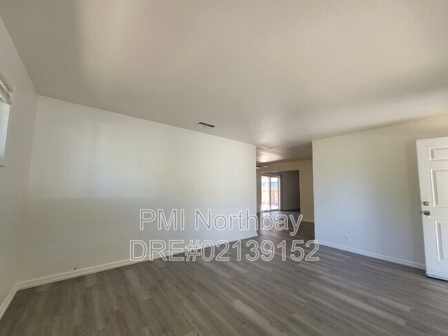 Building Photo - 1325 Canterbury Dr