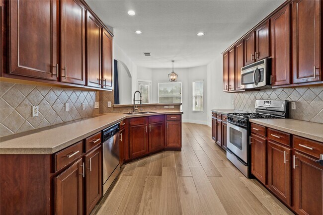 Building Photo - 518 Saffron Ct