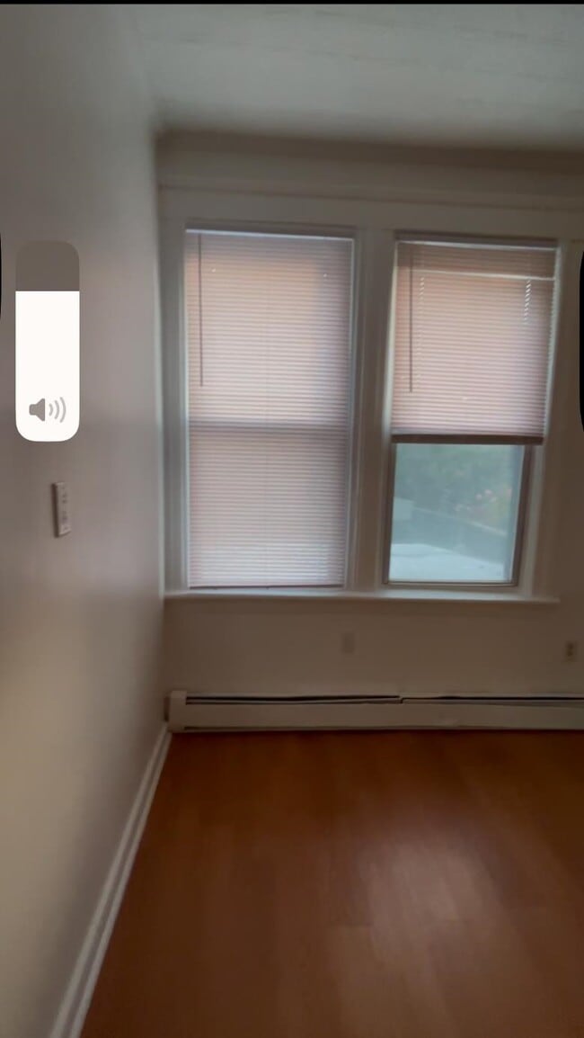 Building Photo - 907 18th St