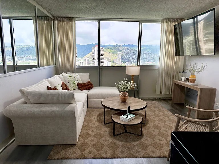Primary Photo - 2211 Ala Wai Blvd