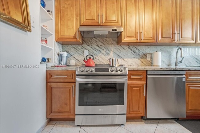 Building Photo - 245 18th St