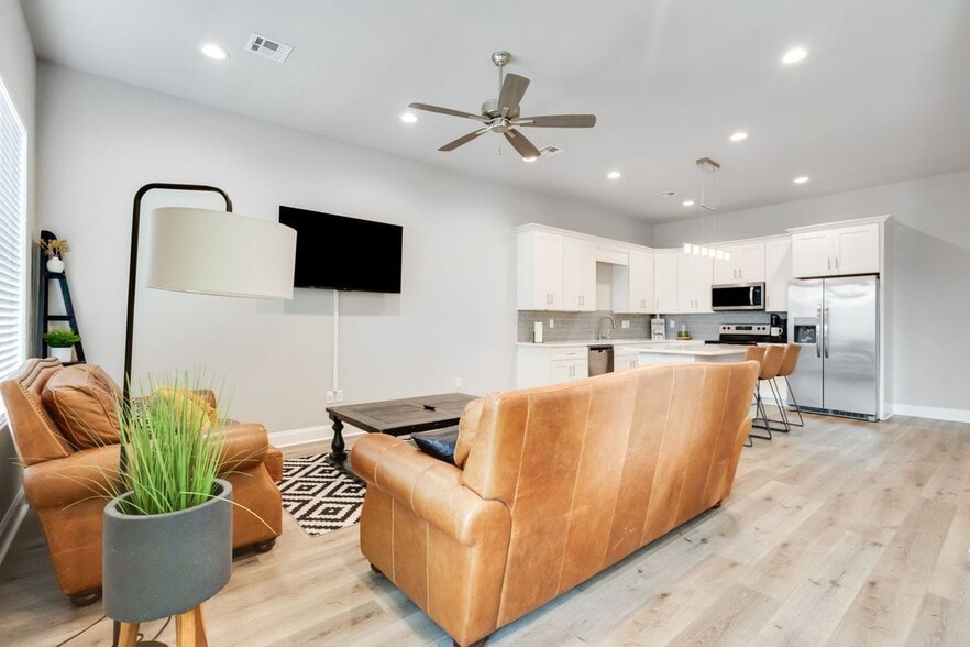 Building Photo - 114 Gadwall Dr