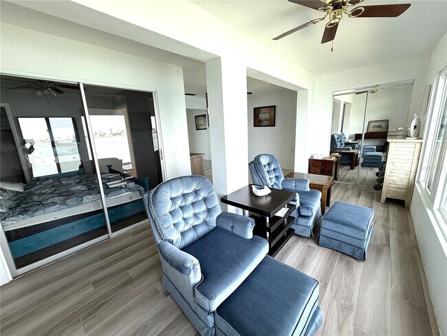 Building Photo - 250 126th Ave