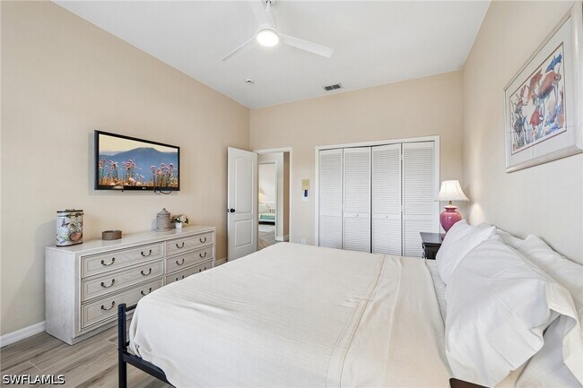 Building Photo - 8868 Lely Island Cir